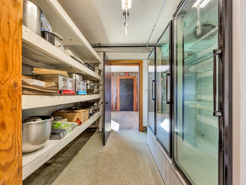 More Photos Of 780 US-101, Chinook Restaurant For Sale
