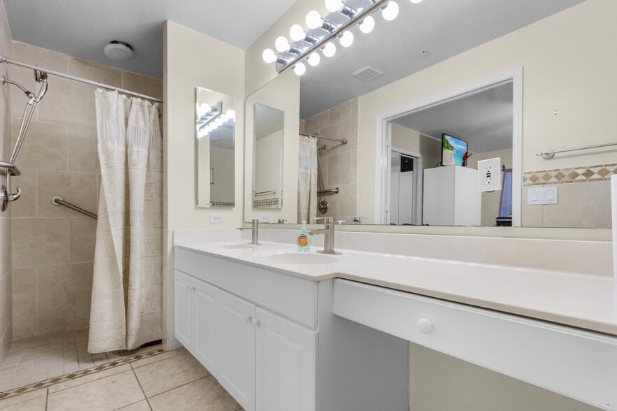 More Photos Of 4614-4616 SW 7th Pl, Cape Coral Assisted Living For Sale