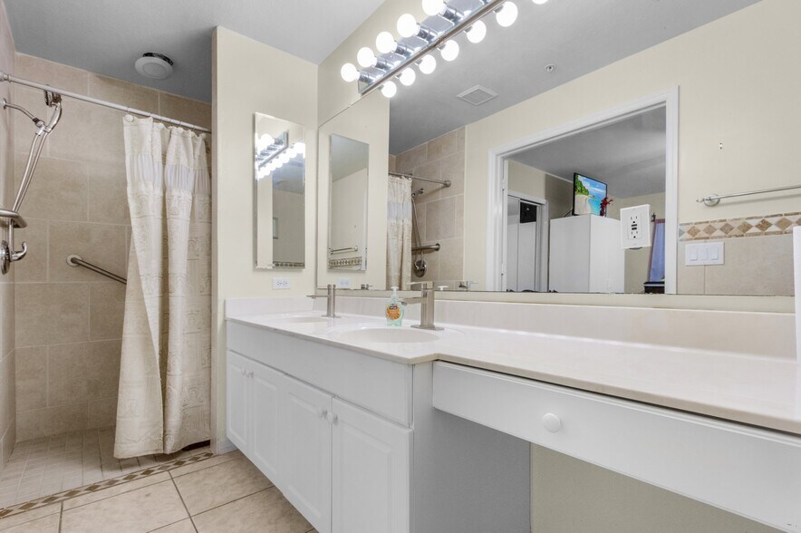 More Photos Of 4614-4616 SW 7th Pl, Cape Coral Assisted Living For Sale