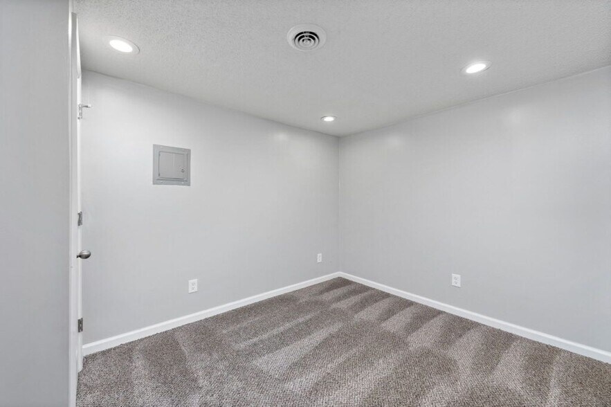 More Photos Of 706 E 139th St, Kansas City Apartments For Sale