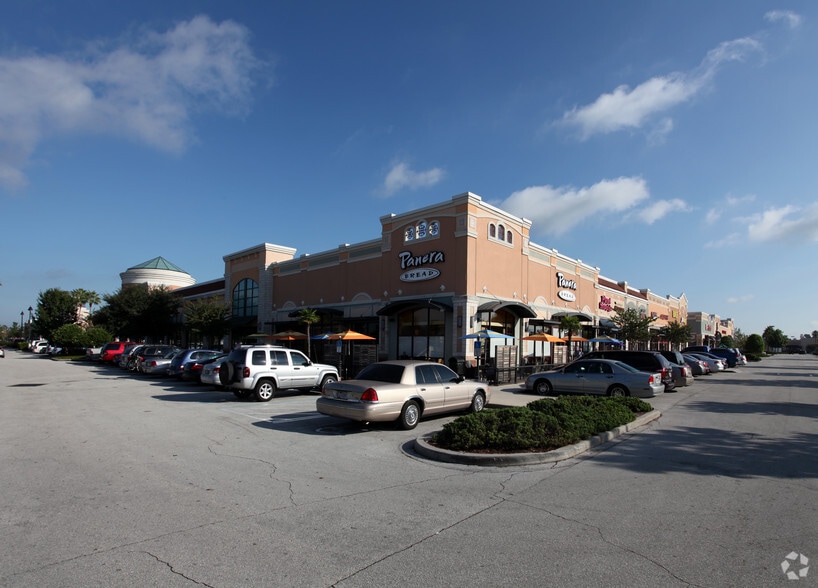 More Photos Of 303-881 N Alafaya Trl, Orlando Unknown For Lease