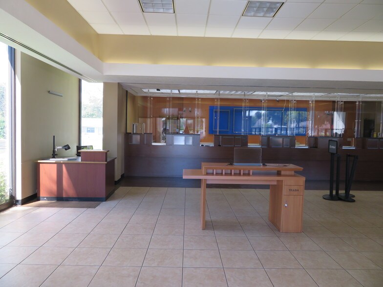 More Photos Of 300 E Dania Beach Blvd, Dania Bank For Lease