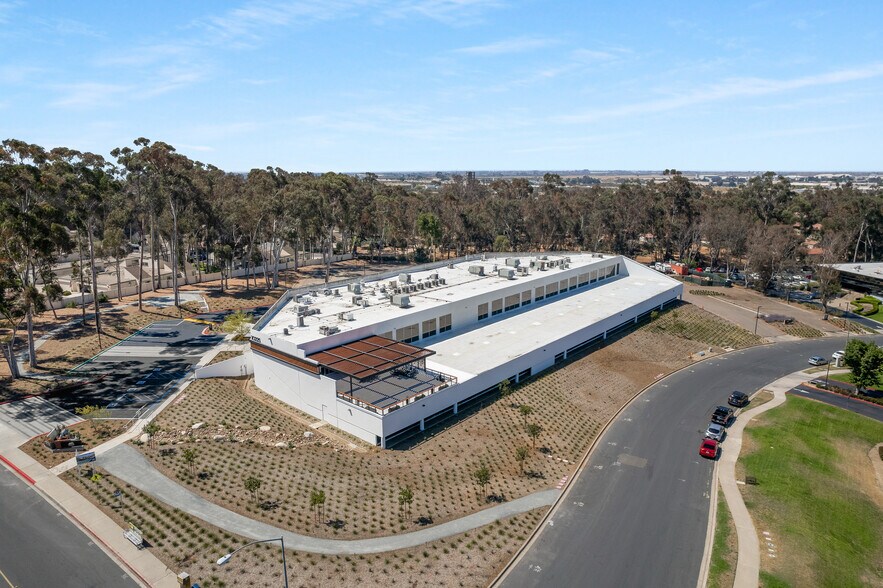 More Photos Of 10225 Willow Creek Rd, San Diego Light Manufacturing For Lease