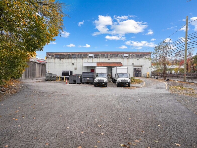 More Photos Of 4341 Bullard Ave, Bronx Warehouse For Lease