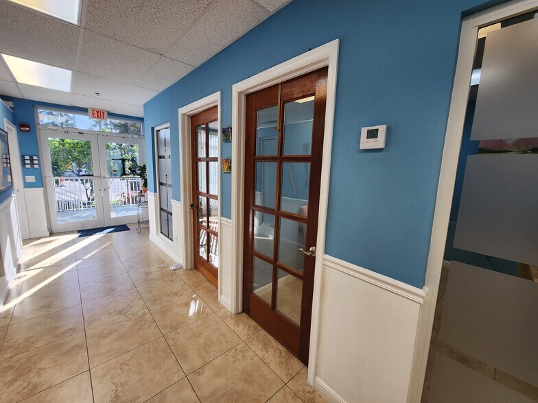 More Photos Of 301 E Ocean Ave, Lantana Office For Lease