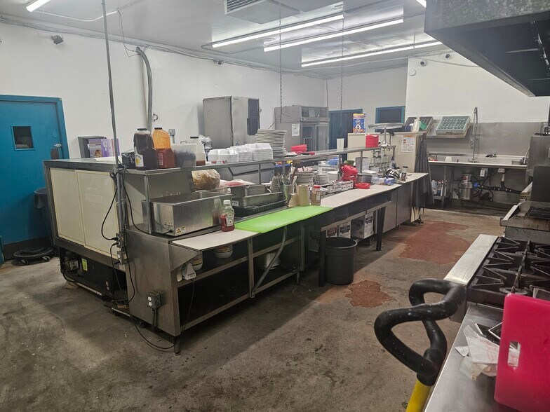 More Photos Of 5880 Broadway, Denver General Retail For Sale