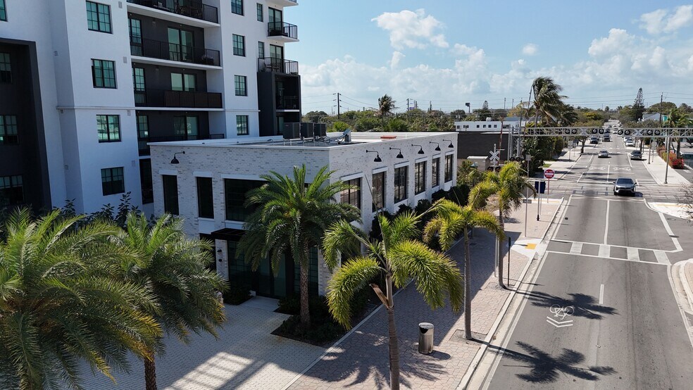 More Photos Of 1017 Lake Ave, Lake Worth Storefront Retail Office For Lease