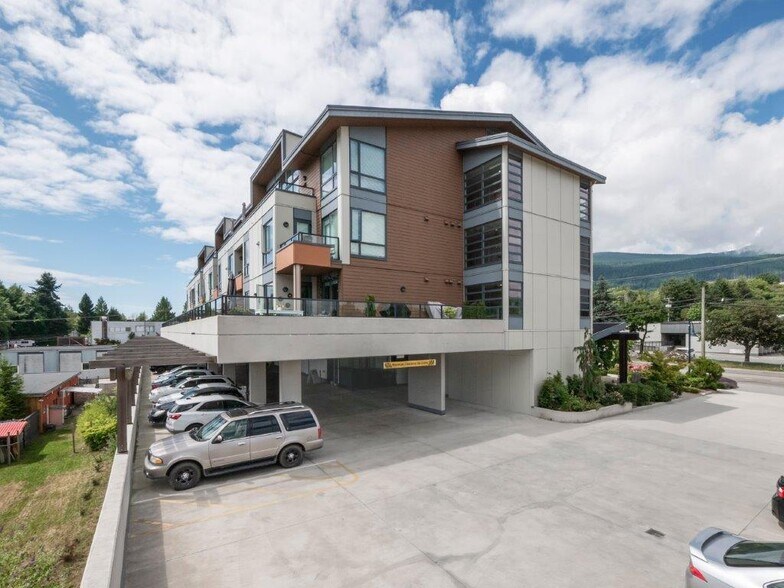 More Photos Of 875 Gibsons Way, Gibsons General Retail For Lease