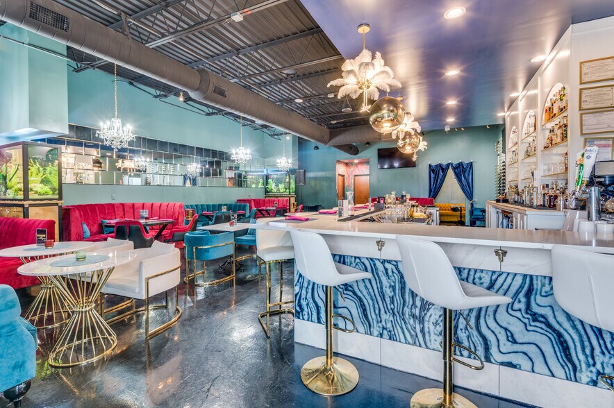 More Photos Of 2601 W Jefferson St, Grand Prairie Bar For Sale