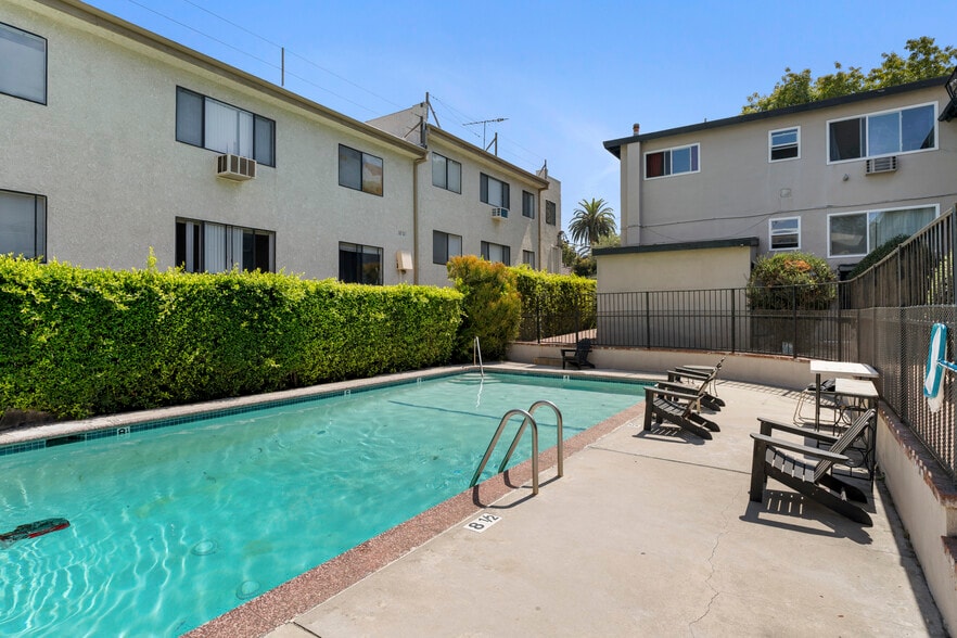 More Photos Of 1351 Armadale Ave, Los Angeles Apartments For Sale