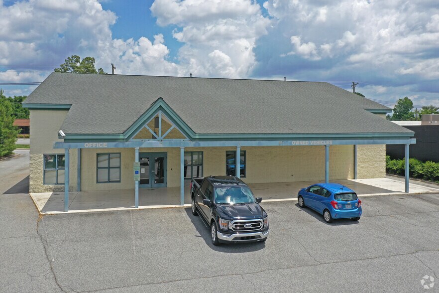 Primary Photo Of 1212 Battleground Ave, Greensboro Freestanding For Lease