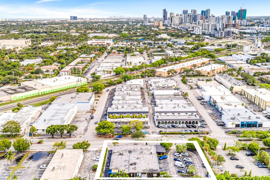 More Photos Of 815 NE 13th St, Fort Lauderdale Freestanding For Sale