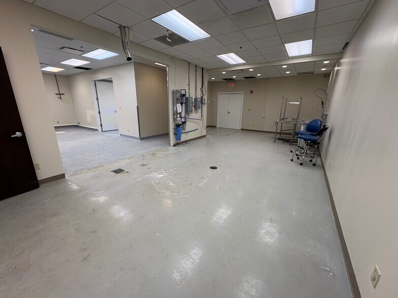 More Photos Of 3589 Sagamore Pky, Lafayette Office For Lease