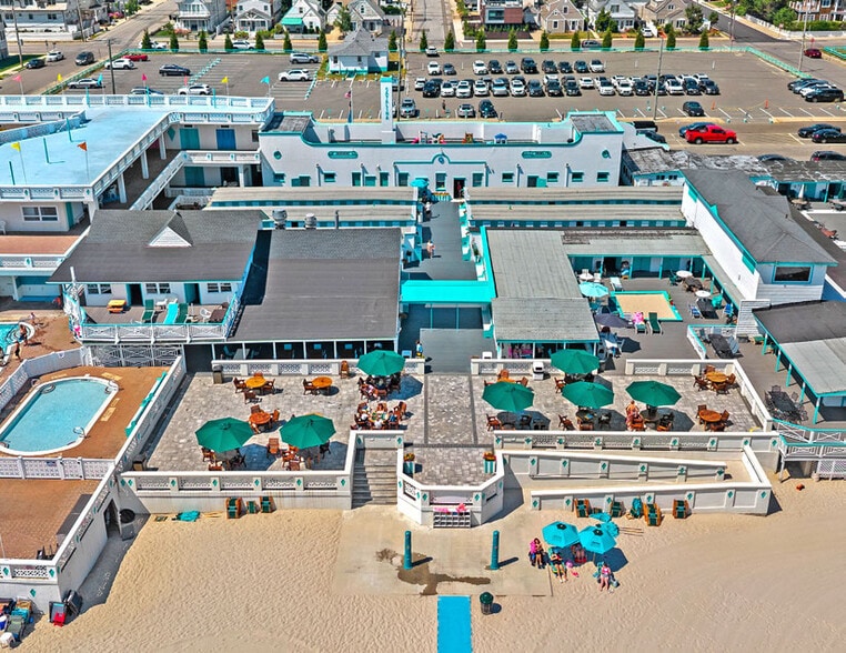 More Photos Of 2045 Ocean Blvd, Atlantic Beach Specialty For Sale