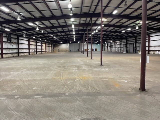 More Photos Of 9800 I 65 Service Rd S, Creola Warehouse For Lease