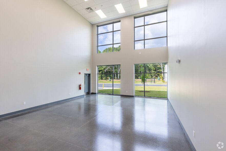 More Photos Of 134 Long Rd, Williamston Distribution For Sale