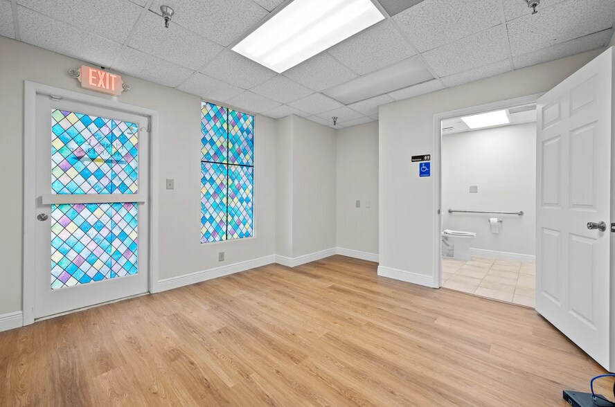 More Photos Of 2441 NW 43rd St, Gainesville General Retail For Lease