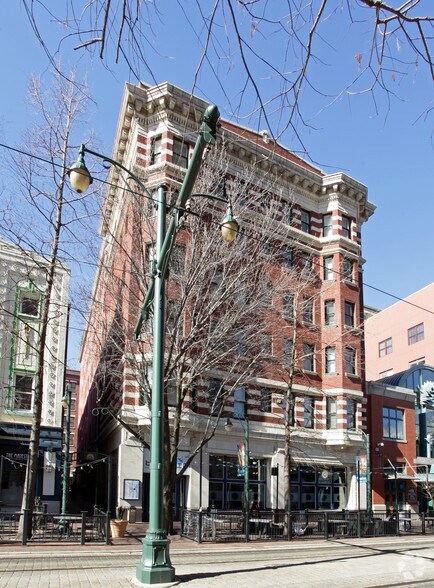 More Photos Of 135 S Main St, Memphis Apartments For Lease