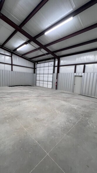 More Photos Of 5431 Old Granbury Rd, Granbury Warehouse For Lease