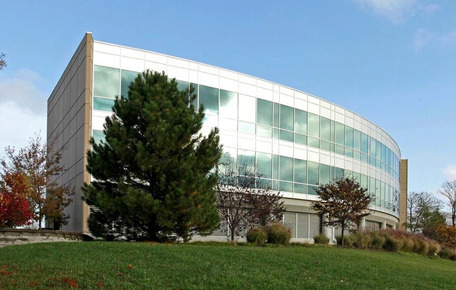 More Photos Of 10330 Old Olive Street Rd, Creve Coeur Office For Lease