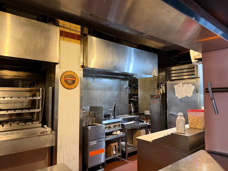More Photos Of 2313 1st Ave, Seattle Apartments For Lease