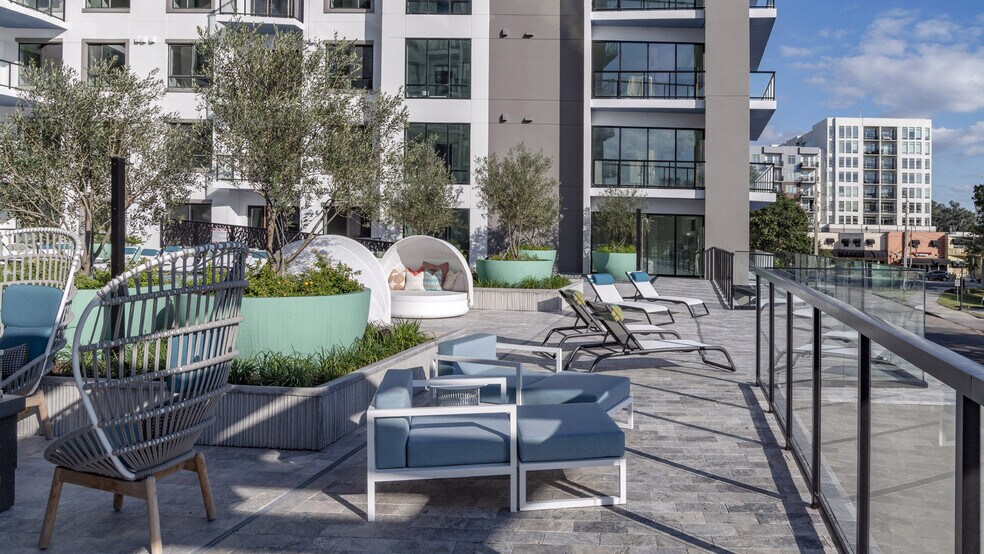 More Photos Of 295 NE Ivanhoe Blvd, Orlando Apartments For Lease