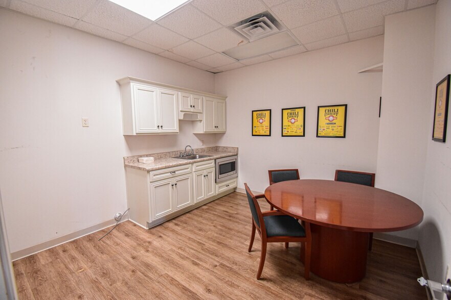 More Photos Of 1209 James I Harrison Jr Pky E, Tuscaloosa Warehouse For Sale