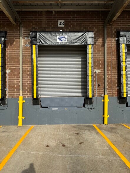 More Photos Of 7110 E Washington St, Mebane Distribution For Lease