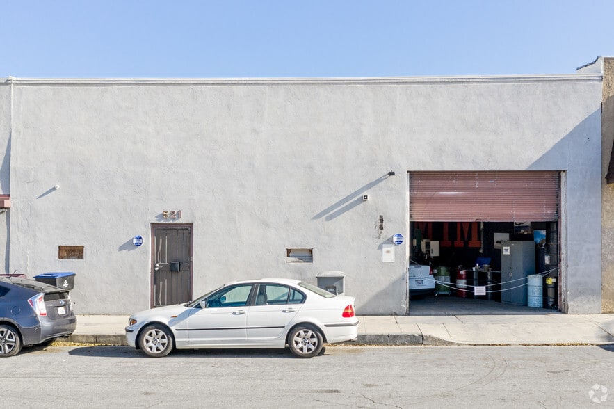 More Photos Of 525 W Windsor Rd, Glendale Manufacturing For Sale