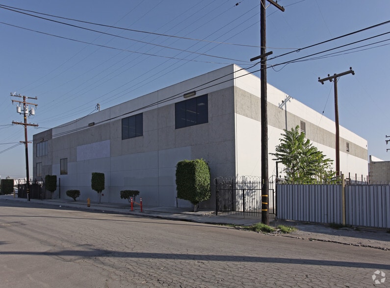 Primary Photo Of 2280 E Curry St, Long Beach Manufacturing For Lease