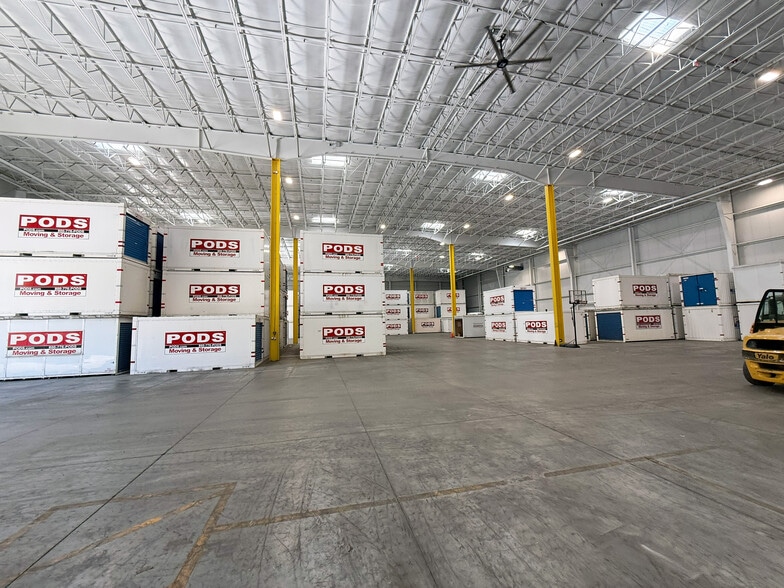 More Photos Of 6 Commerce St, Gardiner Manufacturing For Lease
