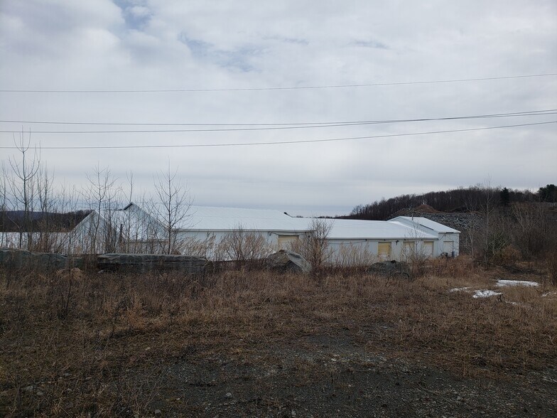 More Photos Of 407 Peck Hill Rd, New Milford Manufacturing For Sale