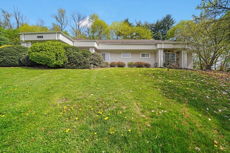 More Photos Of 468 Gidney Ave, Newburgh Medical For Sale