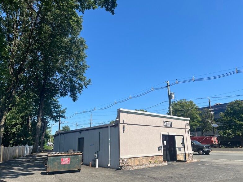 More Photos Of 223 Route 17, Rochelle Park Freestanding For Sale