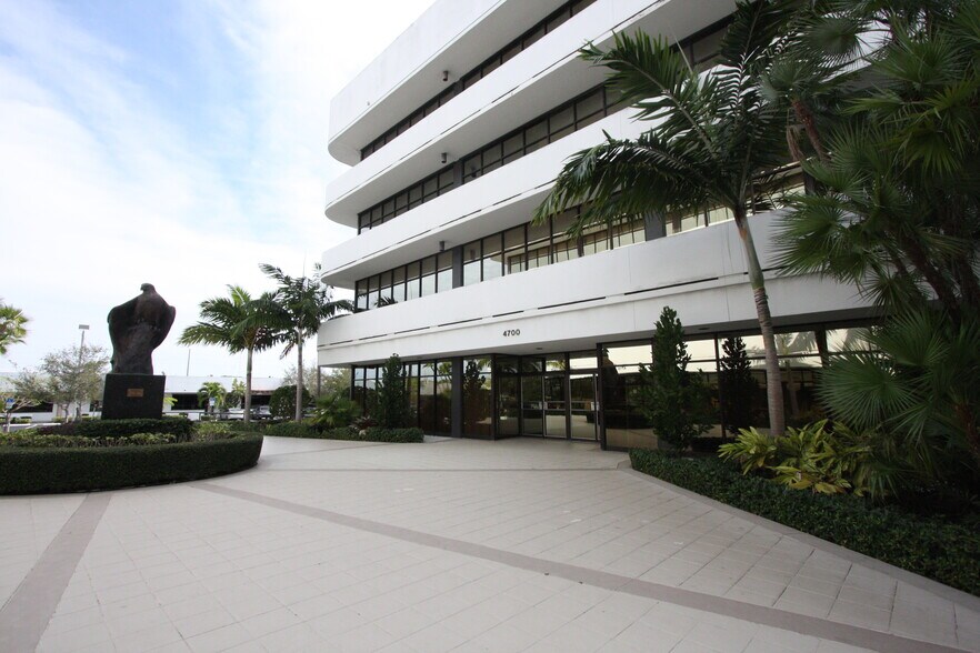More Photos Of 4700 NW Boca Raton Blvd, Boca Raton Office For Sale