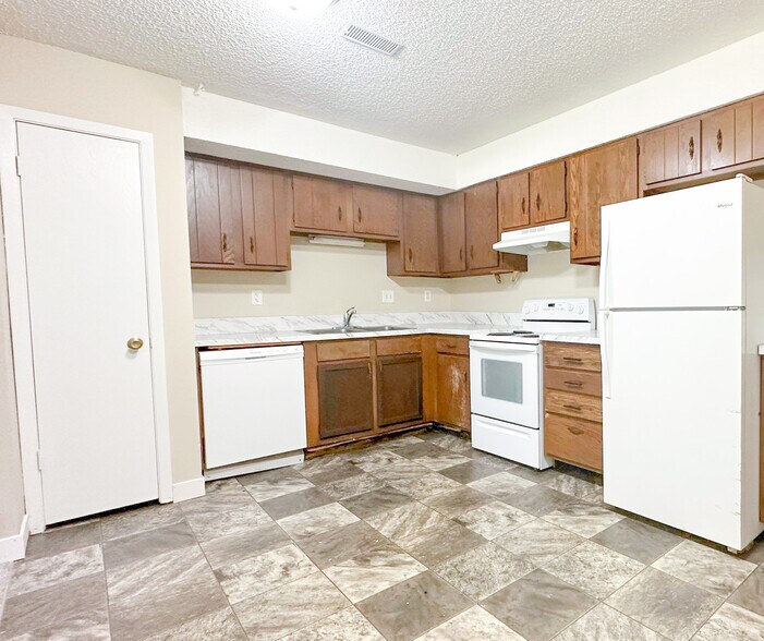 More Photos Of 4927 Walker Ave, Lincoln Apartments For Sale