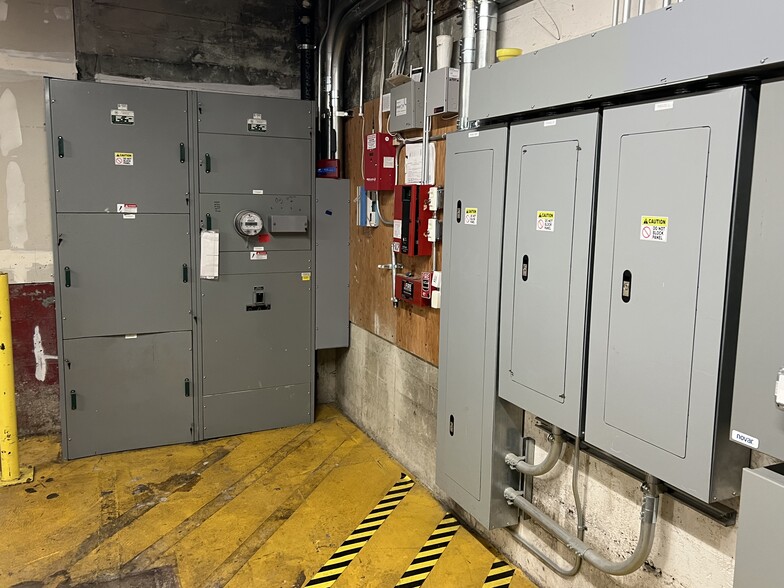 More Photos Of 6232 Mission St, Daly City Freestanding For Lease