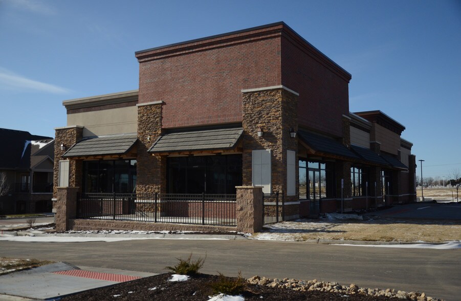 Primary Photo Of 13301-13365 W 135th St, Overland Park Unknown For Lease