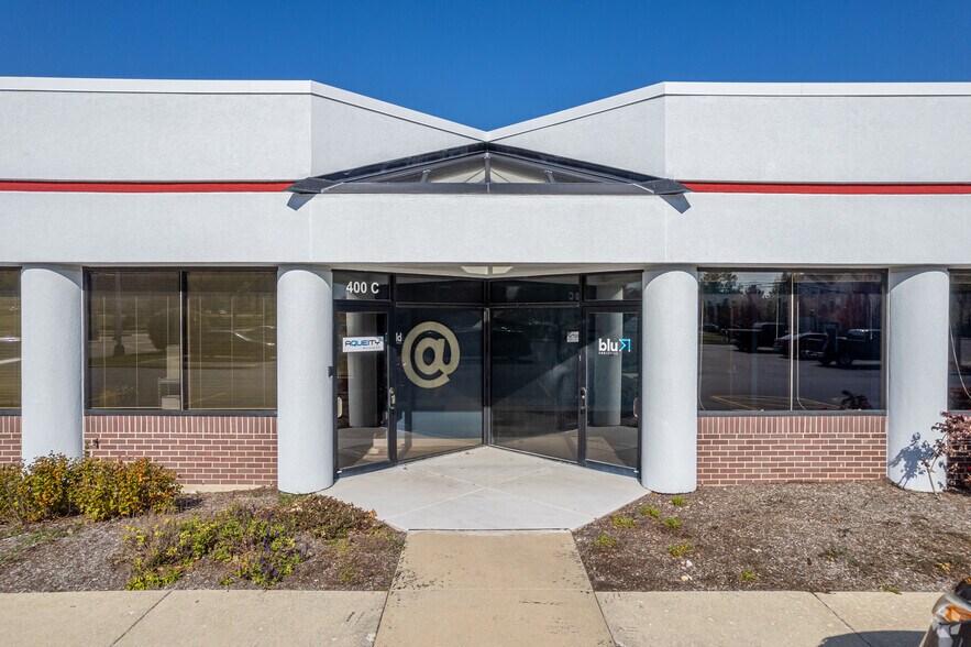 More Photos Of 400 E 22nd St, Lombard Office For Lease