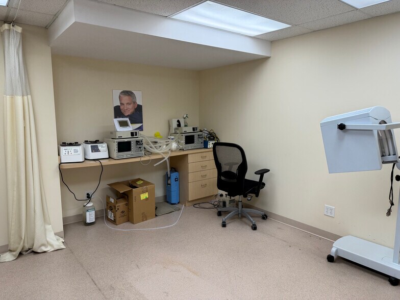More Photos Of 2235 Kennedy Rd, Toronto Office For Lease