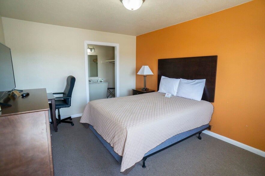 More Photos Of 1208 Oklahoma Ave, Woodward Hotel For Sale