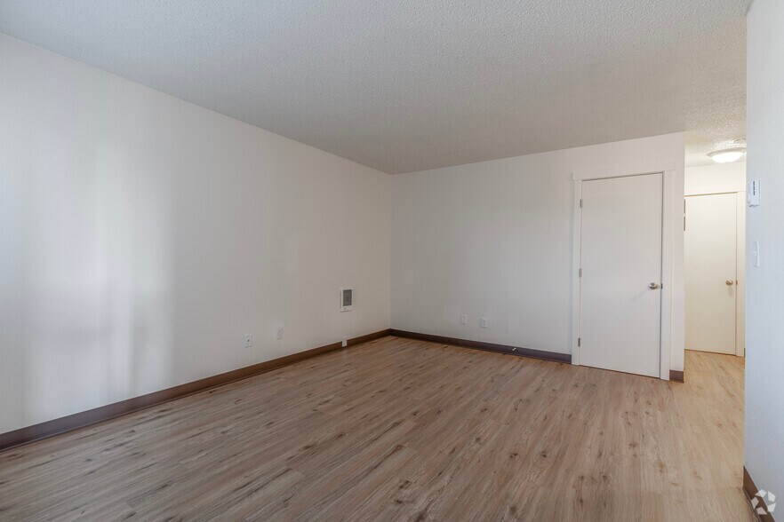 More Photos Of 2520 Hyacinth St NE, Salem Apartments For Sale