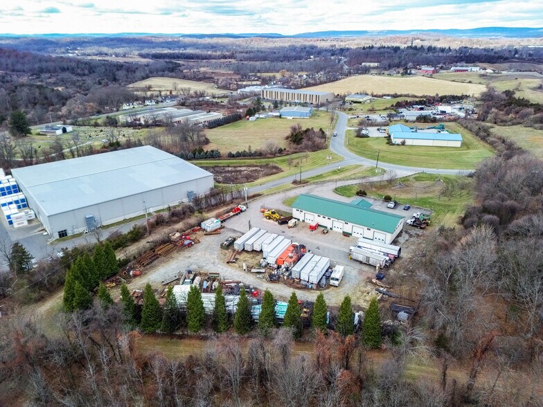 More Photos Of 10 Park Dr, Franklin Warehouse For Lease