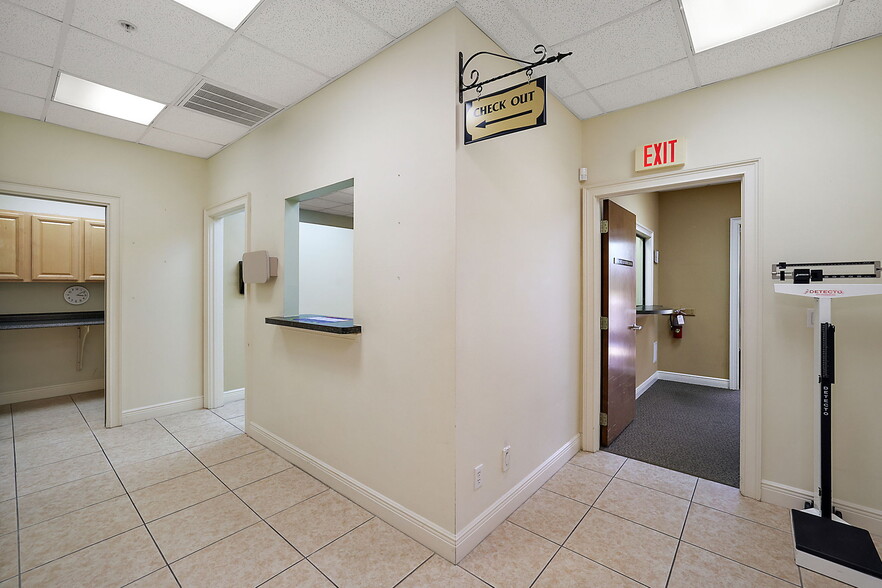 More Photos Of 3651 Lake Center Dr, Mount Dora Medical For Sale
