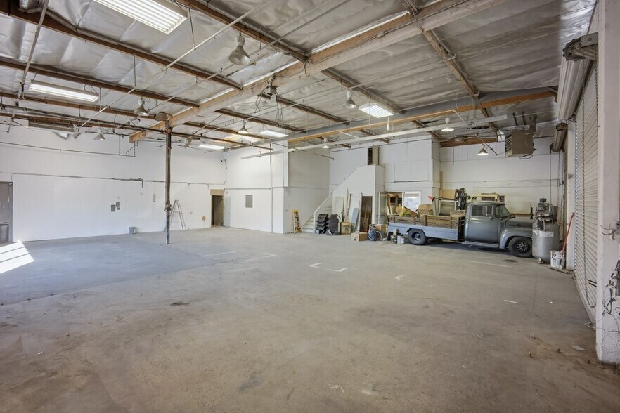More Photos Of 543 Birch St, Lake Elsinore Warehouse For Sale