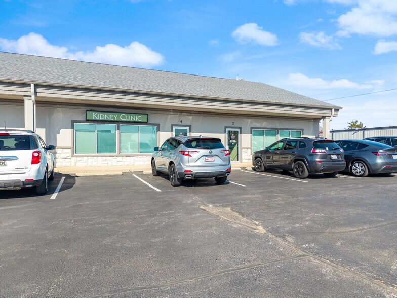 More Photos Of 2618 SE J St, Bentonville Office For Lease