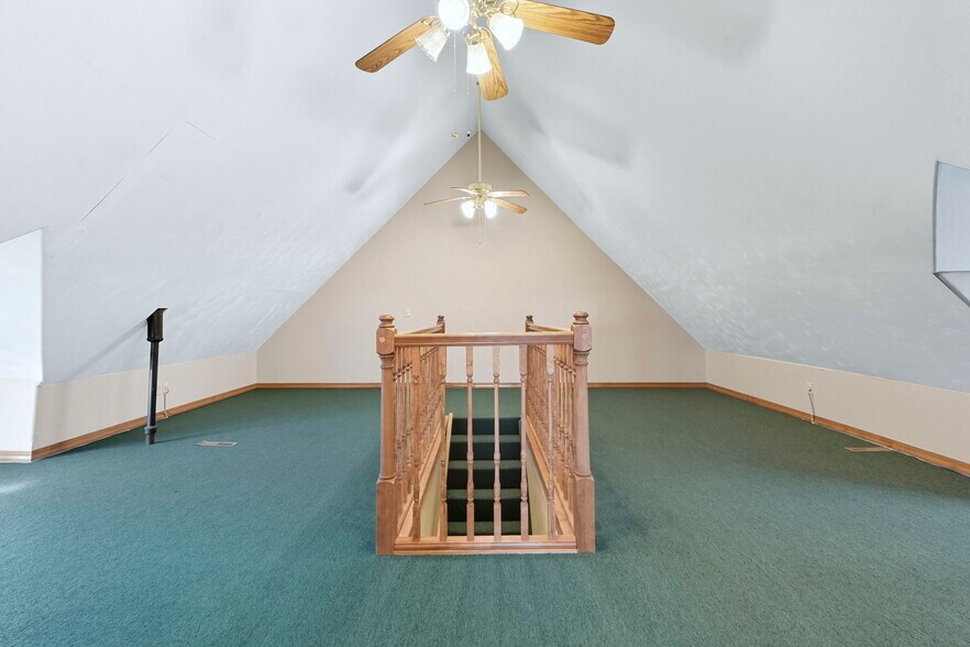 More Photos Of 1804 E Center St, Warsaw Loft Creative Space For Sale