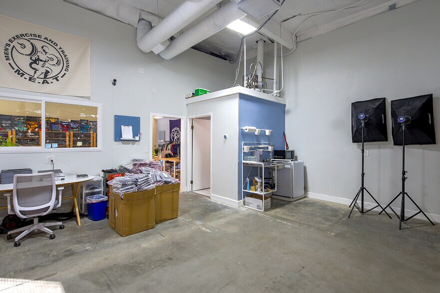 More Photos Of 1150-1178 N Knollwood Cir, Anaheim Manufacturing For Sale
