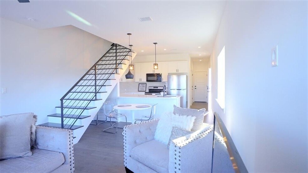 More Photos Of 21210 Portsmouth Cv, Lago Vista Apartments For Sale