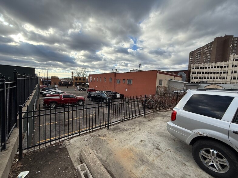 More Photos Of 251-253 7th St W, Saint Paul Storefront Retail Office For Lease